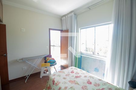 Casa à venda com 175m², 3 quartos e 2 vagas Casa à venda com 175m², 3 quartos e 2 vagasQuarto 1