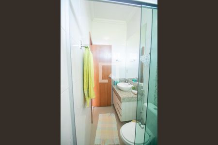 Casa à venda com 175m², 3 quartos e 2 vagas Casa à venda com 175m², 3 quartos e 2 vagasBanheiro Social