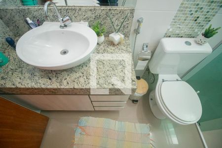 Casa à venda com 175m², 3 quartos e 2 vagas Casa à venda com 175m², 3 quartos e 2 vagasBanheiro Social