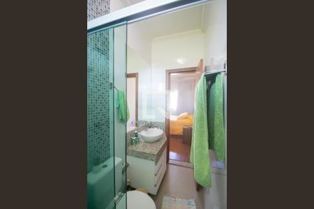 Casa à venda com 175m², 3 quartos e 2 vagas Casa à venda com 175m², 3 quartos e 2 vagasBanheiro da Suíte