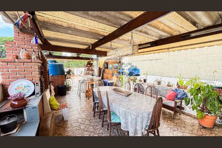 Casa à venda com 200m², 3 quartos e 2 vagasEdícula - Cobertura