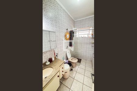 Casa à venda com 200m², 3 quartos e 2 vagasBanheiro