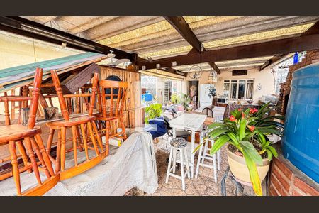 Casa à venda com 200m², 3 quartos e 2 vagasEdícula - Cobertura