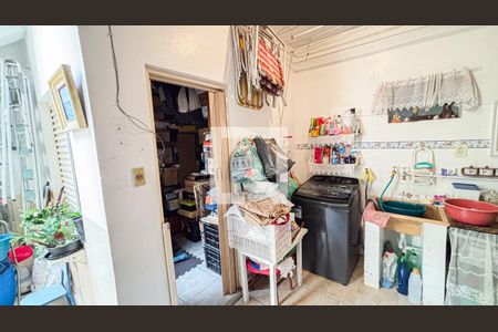 Casa à venda com 200m², 3 quartos e 2 vagasArea de Serviço