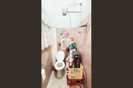 Casa à venda com 200m², 3 quartos e 2 vagasArea de Serviço - Banheiro