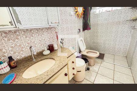 Casa à venda com 200m², 3 quartos e 2 vagasBanheiro