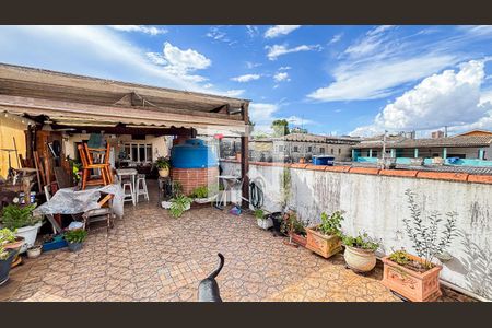 Casa à venda com 200m², 3 quartos e 2 vagasEdícula - Cobertura