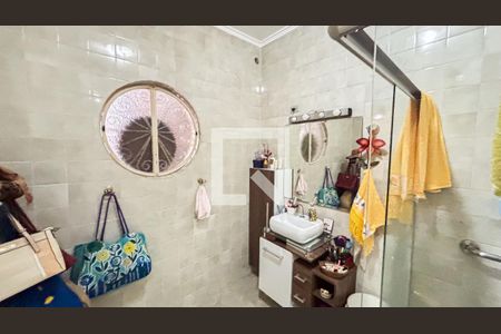 Casa à venda com 200m², 3 quartos e 2 vagasBanheiro da Suíte