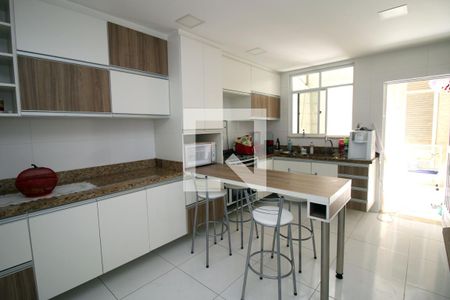 Casa de condomínio à venda com 185m², 6 quartos e 2 vagasCozinha