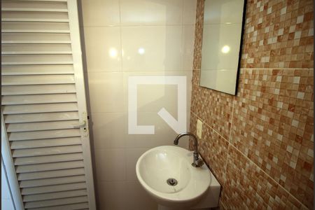 Casa de condomínio à venda com 185m², 6 quartos e 2 vagasLavabo