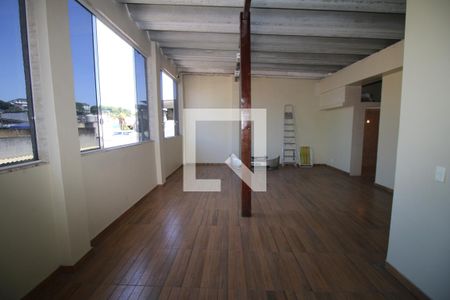 Casa de condomínio à venda com 185m², 6 quartos e 2 vagasTerraço