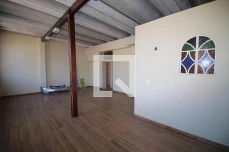 Casa de condomínio à venda com 185m², 6 quartos e 2 vagasTerraço