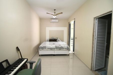 Casa de condomínio à venda com 185m², 6 quartos e 2 vagasQuarto 5 Suíte