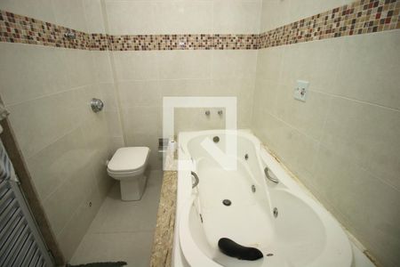 Casa de condomínio à venda com 185m², 6 quartos e 2 vagasBanheiro da Suíte 5