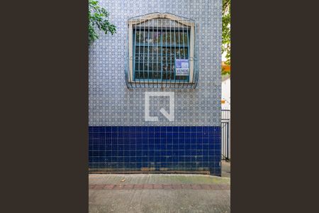 Apartamento à venda com 110m², 3 quartos e 1 vagaPlaca de vende instalada na fachada do imóvel ( JMNP-5)