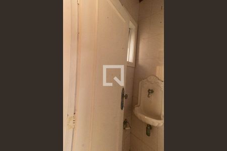 Casa à venda com 437m², 7 quartos e 3 vagas Casa à venda com 437m², 7 quartos e 3 vagasBanheiro Externo