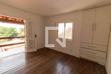 Casa à venda com 437m², 7 quartos e 3 vagas Casa à venda com 437m², 7 quartos e 3 vagasSuíte