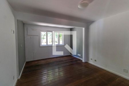 Casa à venda com 437m², 7 quartos e 3 vagas Casa à venda com 437m², 7 quartos e 3 vagasQuarto 4