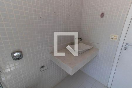 Casa à venda com 437m², 7 quartos e 3 vagas Casa à venda com 437m², 7 quartos e 3 vagasBanheiro Social 2