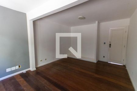 Casa à venda com 437m², 7 quartos e 3 vagas Casa à venda com 437m², 7 quartos e 3 vagasQuarto 4