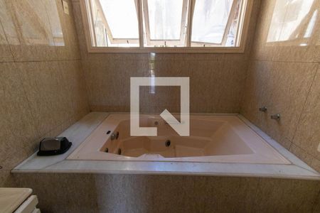 Casa à venda com 437m², 7 quartos e 3 vagas Casa à venda com 437m², 7 quartos e 3 vagasBanheiro da Suíte