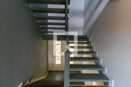 Escada de casa à venda com 7 quartos, 437m² em Piratininga, Niterói