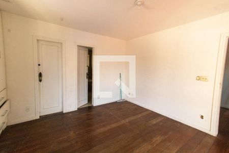 Casa à venda com 437m², 7 quartos e 3 vagas Casa à venda com 437m², 7 quartos e 3 vagasSuíte