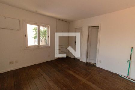 Casa à venda com 437m², 7 quartos e 3 vagas Casa à venda com 437m², 7 quartos e 3 vagasSuíte