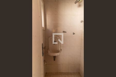 Casa à venda com 437m², 7 quartos e 3 vagas Casa à venda com 437m², 7 quartos e 3 vagasBanheiro Externo