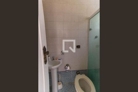 Casa à venda com 437m², 7 quartos e 3 vagas Casa à venda com 437m², 7 quartos e 3 vagasBanheiro de serviço