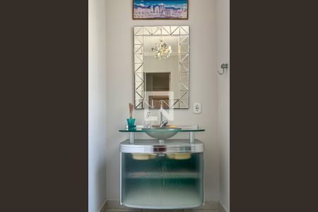 Apartamento à venda com 700m², 6 quartos e 1 vagaLavabo 01 - 1 andar