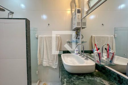 Apartamento à venda com 700m², 6 quartos e 1 vagaBanheiro 02 - 1 andar