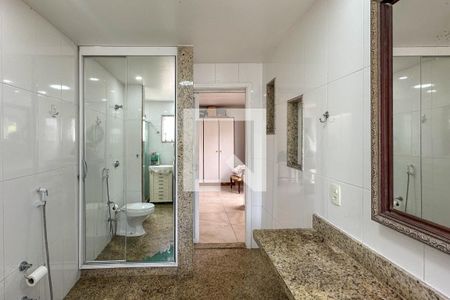 Apartamento à venda com 700m², 6 quartos e 1 vagaBanheiro 03 - 2 andar