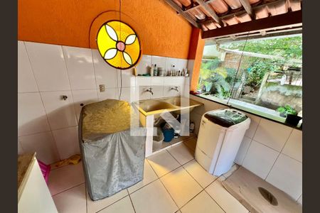 Casa à venda com 500m², 2 quartos e 4 vagas Casa à venda com 500m², 2 quartos e 4 vagasÁrea de Serviço