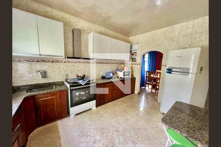 Casa à venda com 500m², 2 quartos e 4 vagas Casa à venda com 500m², 2 quartos e 4 vagasCozinha