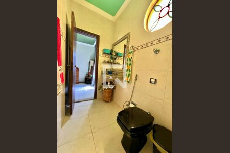 Casa à venda com 500m², 2 quartos e 4 vagas Casa à venda com 500m², 2 quartos e 4 vagasBanheiro da Suíte