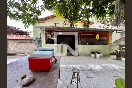 Casa à venda com 500m², 2 quartos e 4 vagas Casa à venda com 500m², 2 quartos e 4 vagasQuintal