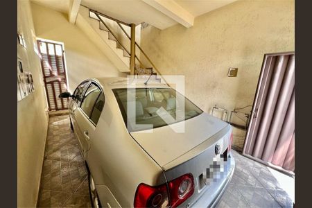 Casa à venda com 500m², 2 quartos e 4 vagas Casa à venda com 500m², 2 quartos e 4 vagasGaragem casa principal