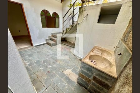 Casa à venda com 500m², 2 quartos e 4 vagas Casa à venda com 500m², 2 quartos e 4 vagasÁrea de Serviço