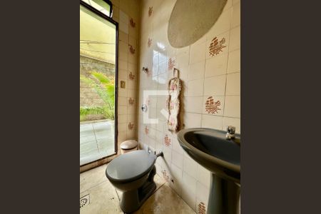 Casa à venda com 500m², 2 quartos e 4 vagas Casa à venda com 500m², 2 quartos e 4 vagasBanheiro Externo