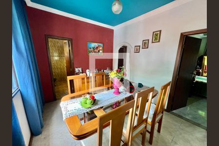 Casa à venda com 500m², 2 quartos e 4 vagas Casa à venda com 500m², 2 quartos e 4 vagasSala de Jantar