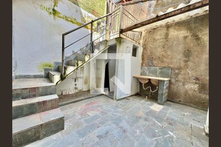 Casa à venda com 500m², 2 quartos e 4 vagas Casa à venda com 500m², 2 quartos e 4 vagasÁrea de Serviço