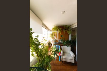 Apartamento para alugar com 117m², 3 quartos e 2 vagasVaranda 