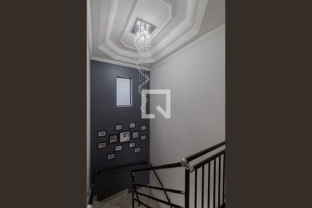 Casa à venda com 210m², 3 quartos e 3 vagasEscada