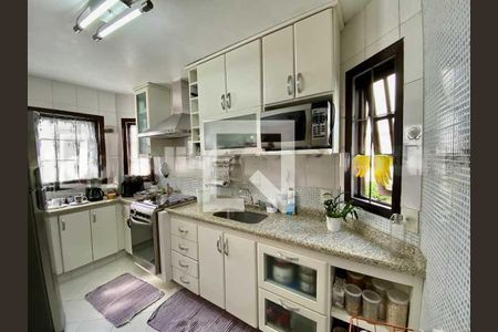 Casa à venda com 176m², 3 quartos e 2 vagas