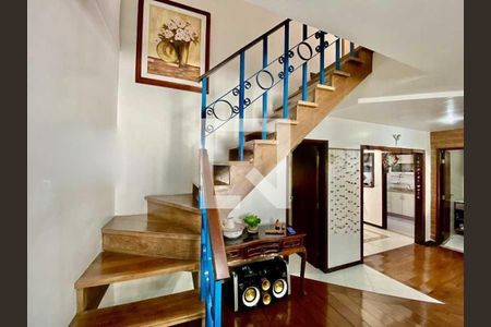 Casa à venda com 176m², 3 quartos e 2 vagas