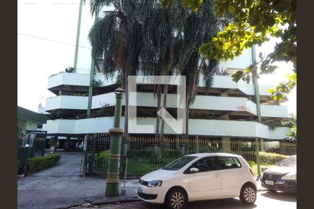 Apartamento à venda com 74m², 3 quartos e 1 vaga Apartamento à venda com 74m², 3 quartos e 1 vagaFachada