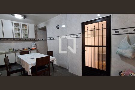 Casa à venda com 500m², 3 quartos e 7 vagasCozinha 