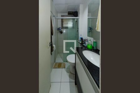 Banheiro suíte de apartamento à venda com 2 quartos, 55m² em Buritis, Belo Horizonte