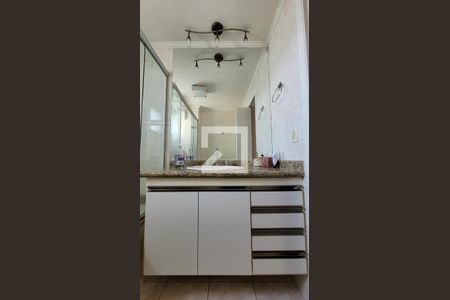 Apartamento à venda com 135m², 4 quartos e 2 vagas Apartamento à venda com 135m², 4 quartos e 2 vagasBanheiro do Quarto 3